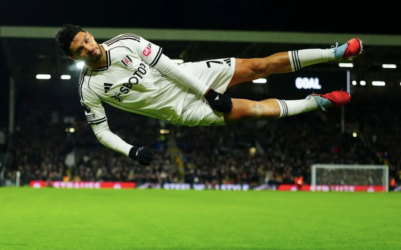 ¡ANOTA RAÚL JIMÉNEZ EN TRIUNFO DEL FULHAM ANTE CHELSEA!