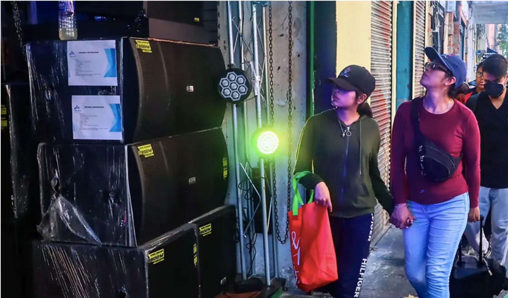 ¡VAN CONTRA LOS COMERCIOS ESCANDALOSOS! - *Se aplicará reglamento para evitar que comercios abusen de bocinas con música a todo volumen: Maryjose