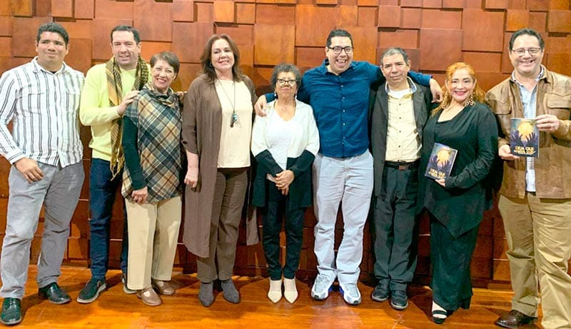 PRESENTAN LIBRO ´DEJA QUE HAYA LUZ´ DE TONATIUH VALENZUELA BLANCO