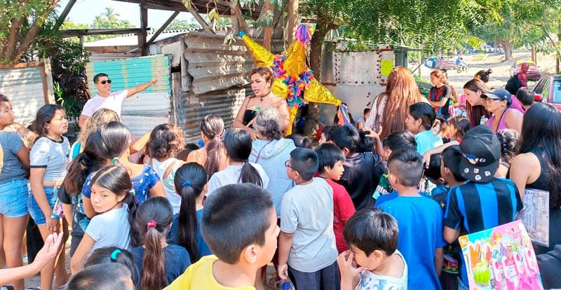 REPARTEN ALEGRÍA A NIÑOS VERACRUZANOS