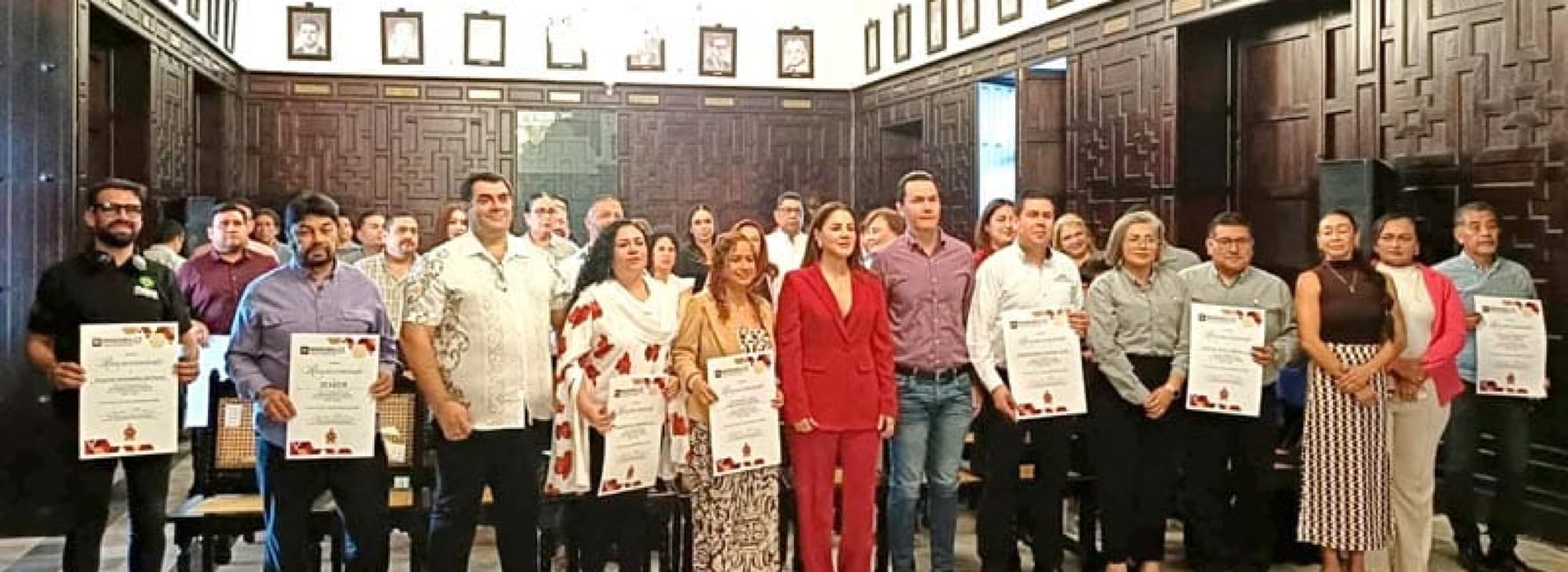 ¡RECONOCEN TRAYECTORIA ALTRUISTA DEL LIC. GUILLERMO IZACUR MALDONADO!