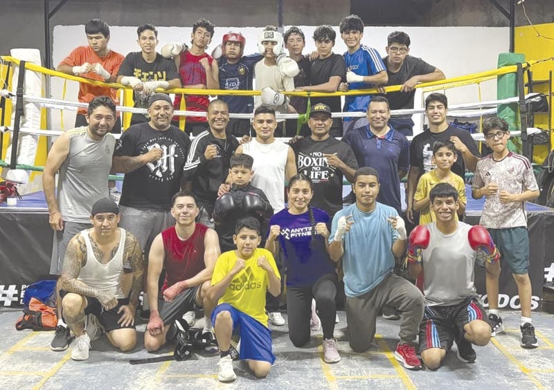 ¡IMPARTEN CHARLA DE PSICOLOGÍA DEPORTIVA PARA BOXEADORES!