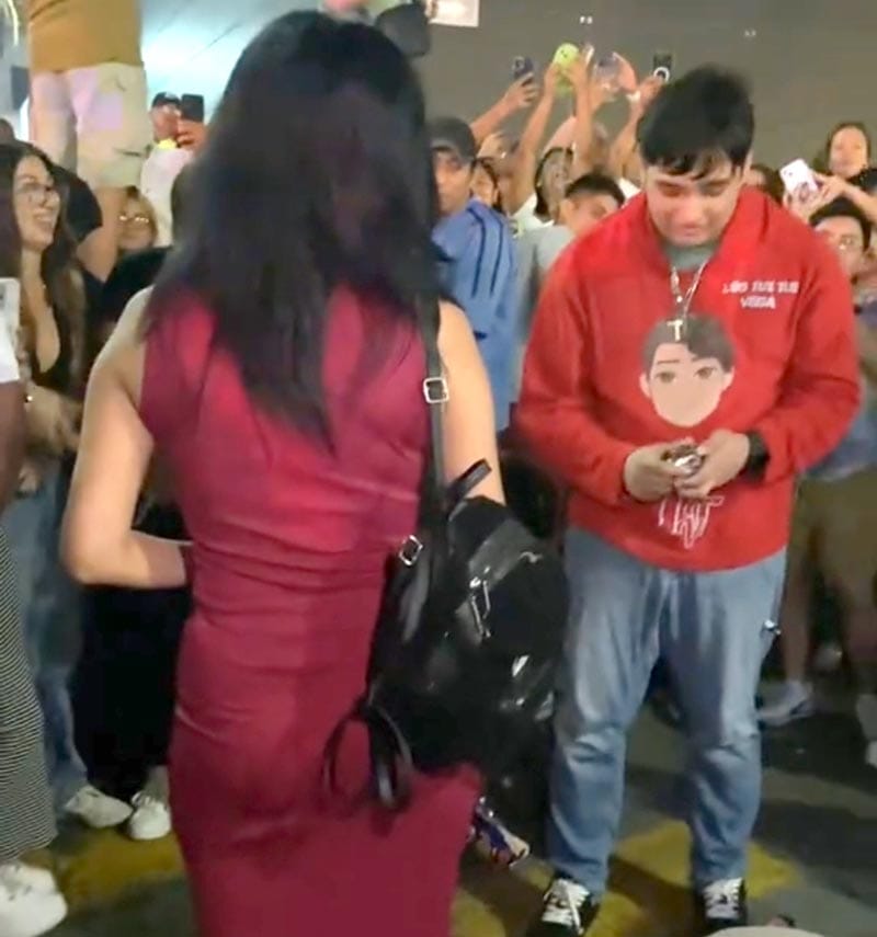 ¡SE QUEDÓ CON EL ANILLO!