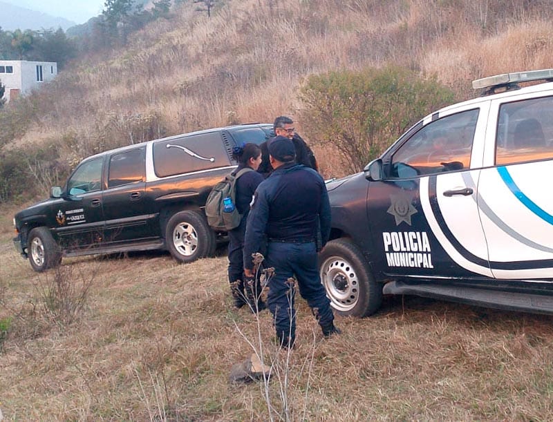 ¡LOCALIZAN CADÁVER SEMI ENTERRADO EN MALTRATA!