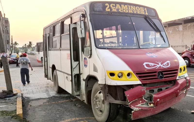 ¡"TORTAZO" EN MONTESINOS Y 5 DE MAYO!