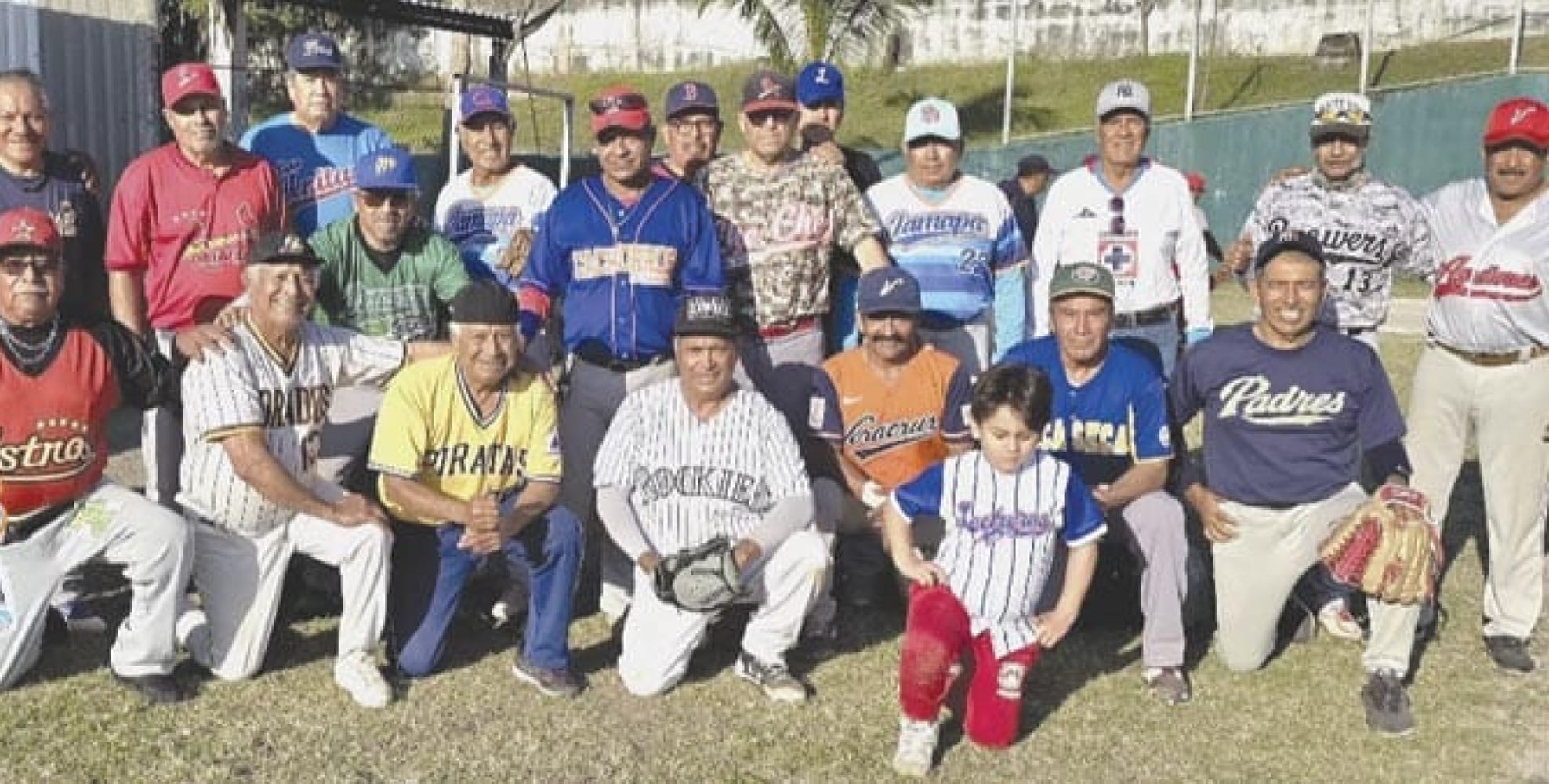 ¡MEDIAS BLANCAS SIGUE INVICTO EN LA PELOTA DE VETERANOS!