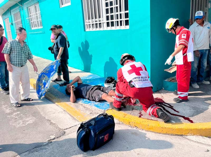 ¡MENOR DE 15 Y SU PRIMO HERIDOS EN MOTOCICLETAZO!