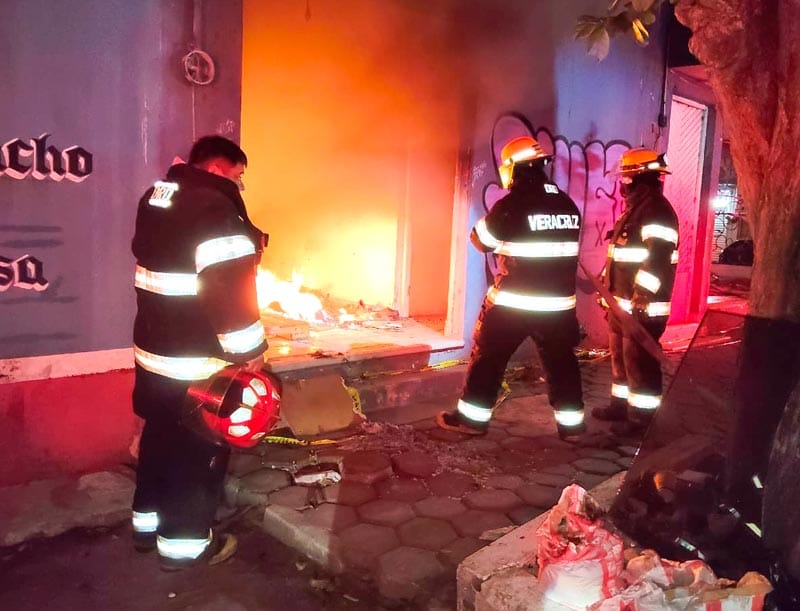 ¡PRENDEN FUEGO A VIVIENDA ABANDONADA EN LA COLONIA ZARAGOZA!