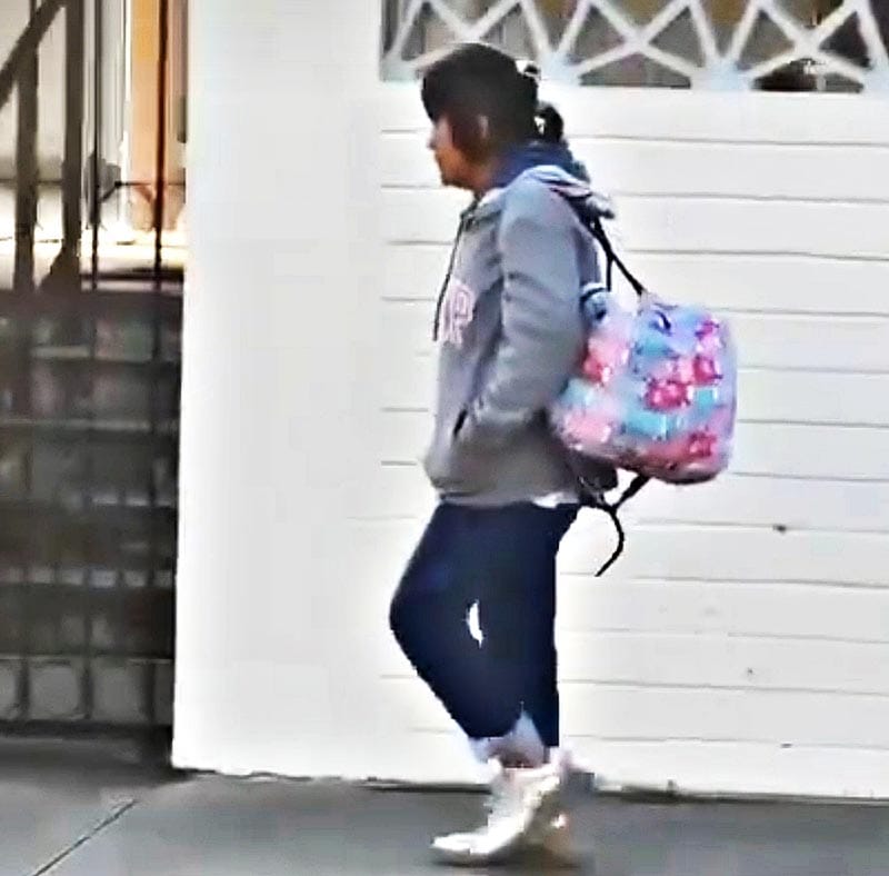 ¡PRESUNTA “ROBA-CHICOS” INTENTÓ LLEVARSE UNA NIÑA EN PLAZA ACUARIO!