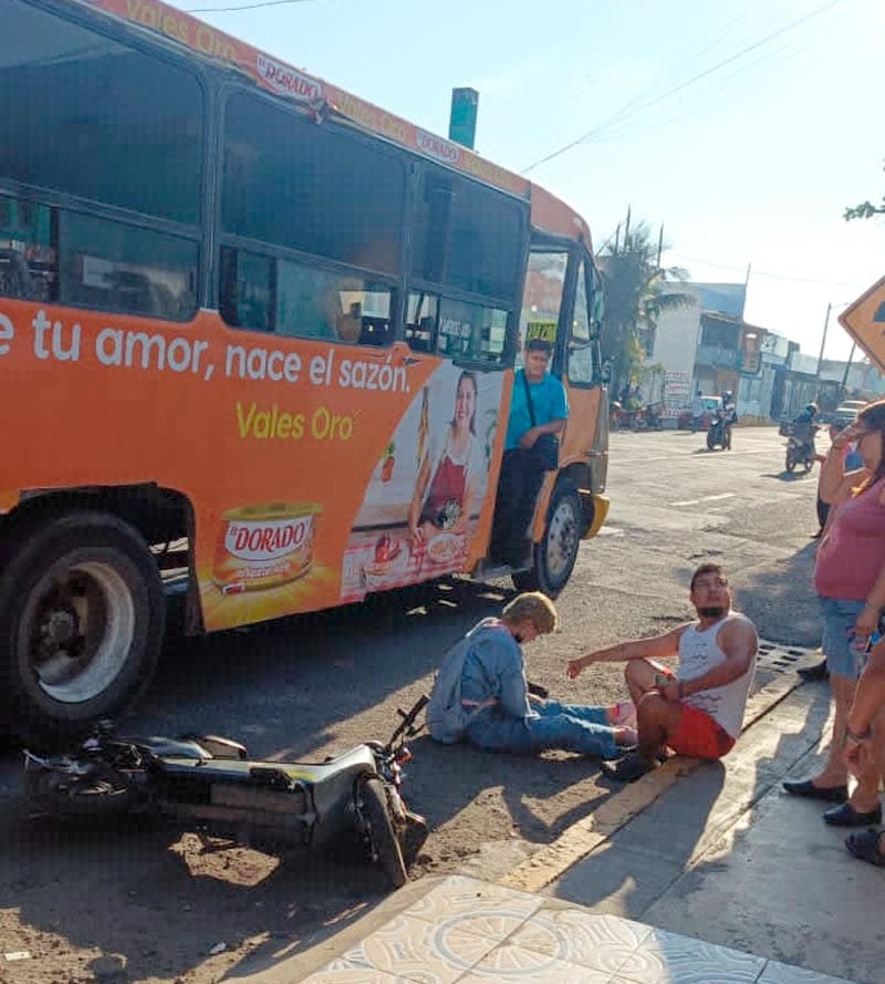 ¡CAMIÓN ARROLLÓ A MUJER QUE VIAJABA EN BICI ELÉCTRICA!