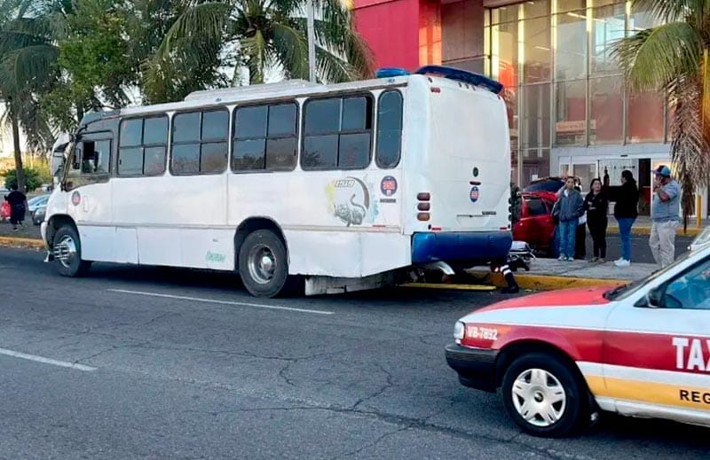 ¡CAMIÓN "VERGEL" ATROPELLÓ A ESTUDIANTE FRENTE A LA ETI 1!
