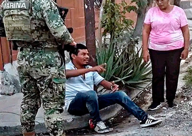 ¡SEIS ASALTANTES LE DAN UNA MADRINA A TAXISTA!