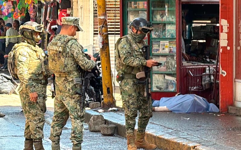 ¡ASESINAN A BALAZOS AL JEFE DE INSPECTORES DE COMERCIO! - LE DISPARARON CUATRO PLOMAZOS EN EL MERCADO DE POZA RICA