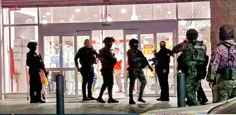 ¡DOS EJECUTADOS EN TUXPAN! - LOS ASESINARON A BALAZOS EN EL ESTACIONAMIENTO DE LA TIENDA COPPEL