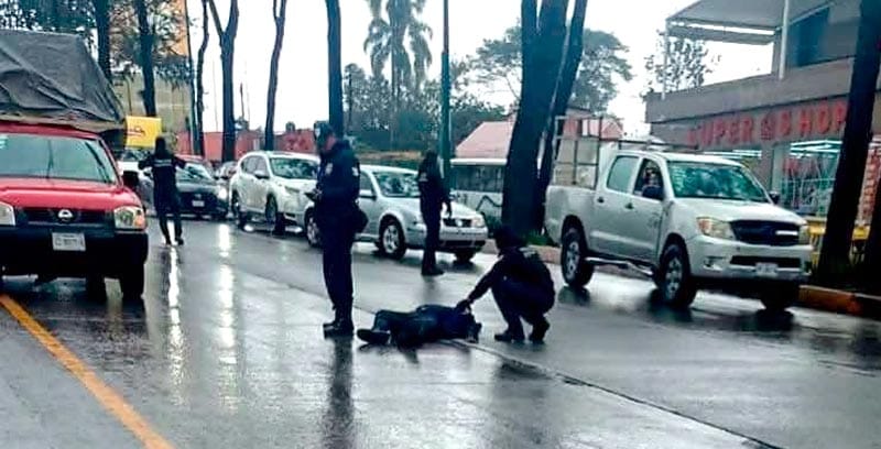 ¡POLICÍA DE LA SSP ‘VOLÓ’ DE LA PATRULLA!