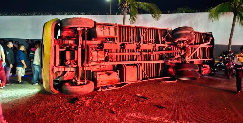 ¡CAMIONAZO! - EN LA CURVA DE FIDEL VELÁZQUEZ