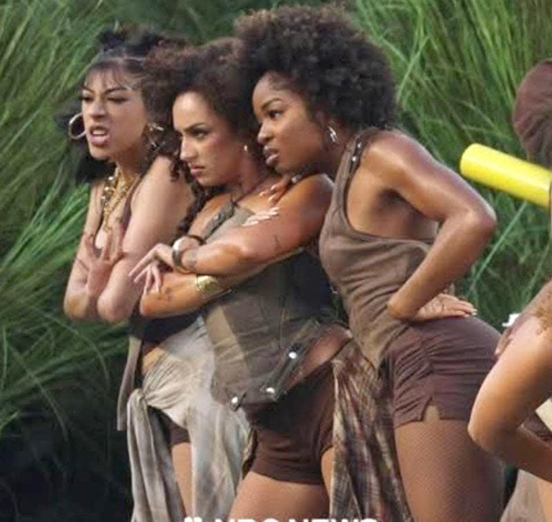 ¡DAISY BAILÓ CON BAD BUNNY! - DE YANGA AL SUPER BOWL LX