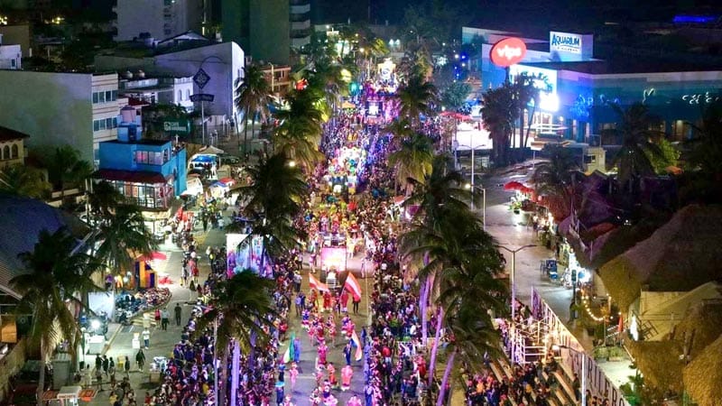 ¡CASA LLENA! - *Segundo desfile del Carnaval de Veracruz 2026