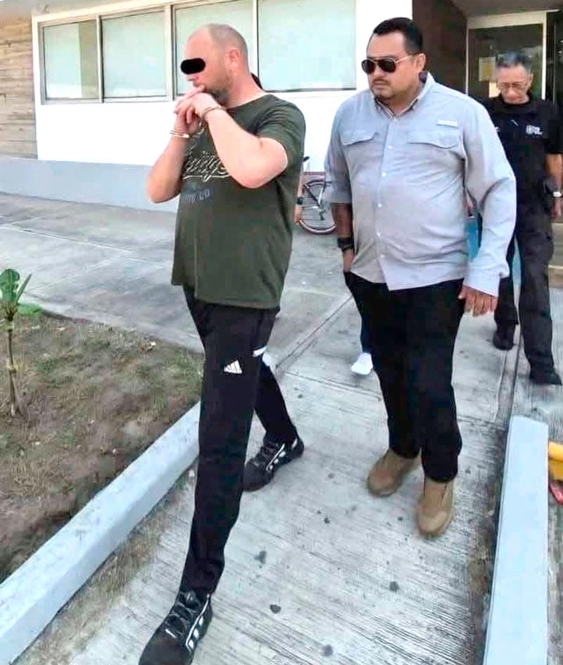 ¡SE QUEDA TURISTA DANÉS TRAS LAS REJAS!