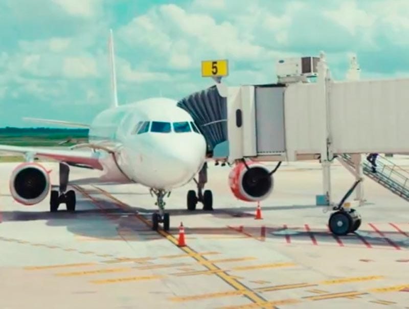 ¡SE PONCHÓ EL AVIÓN!