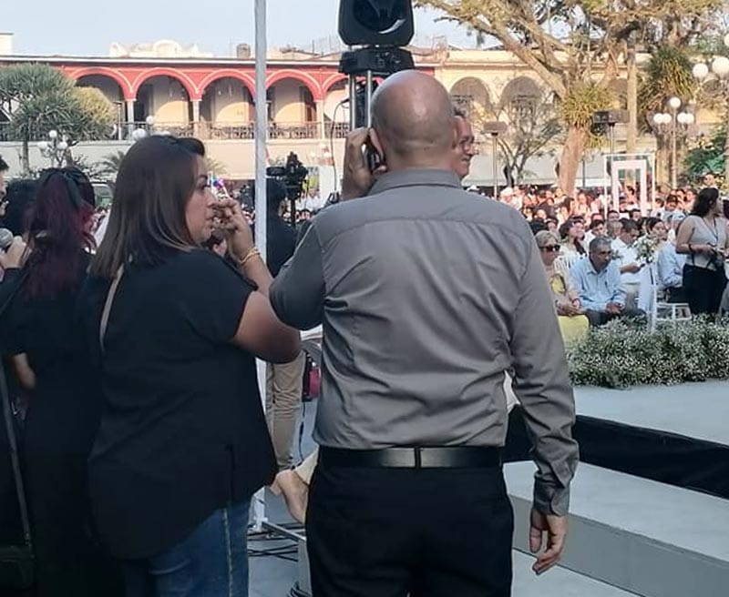 ¡JALÓN DE OREJAS! - POR ECHARLES LA POLICÍA A LOS REPORTEROS