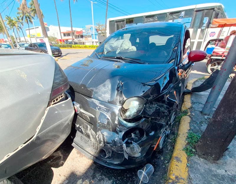 ¡CARAMBOLAZO DE 5 VEHÍCULOS!