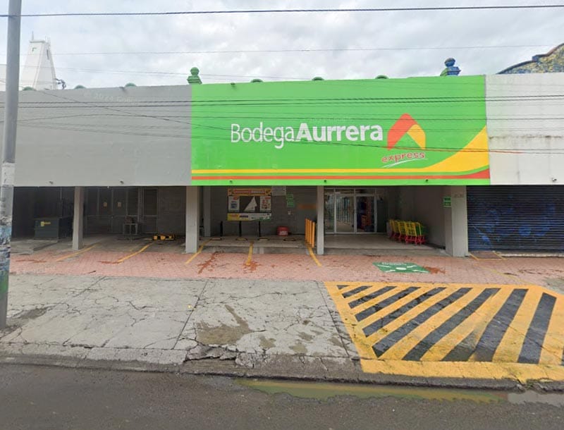 ¡ROBAN 8 MIL PESOS EN ATRACO A BODEGA AURRERA!