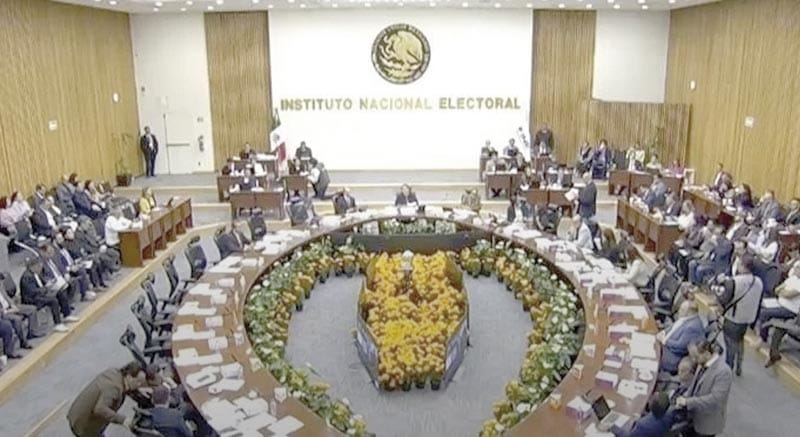 ¡VEN IMPACTO AL INE CON TRES CONSEJEROS MENOS!