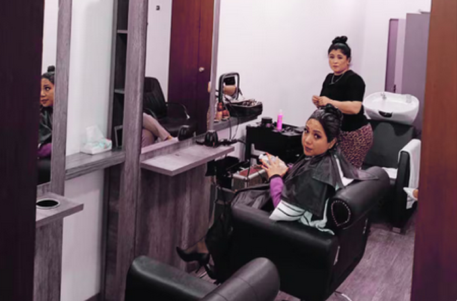 ¡“COBRAN POR TRABAJAR, NO POR IRSE A MAQUILLAR”, DICE “ALITO” MORENO POR SALÓN DE BELLEZA!