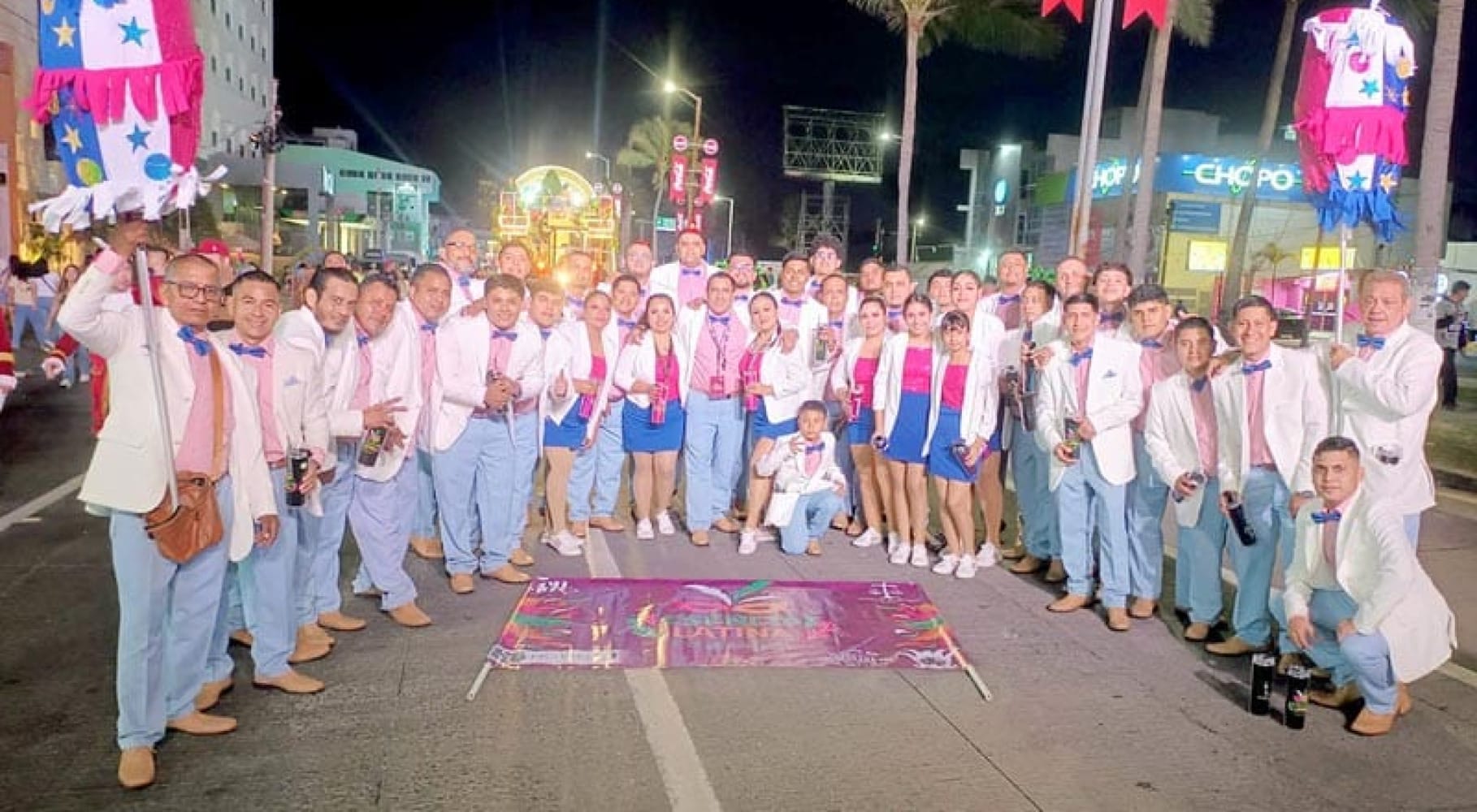 ¡ESENCIA LATINA: MÁS DE DOS DÉCADAS DE PURO SABOR EN EL CARNAVAL DE VERACRUZ!