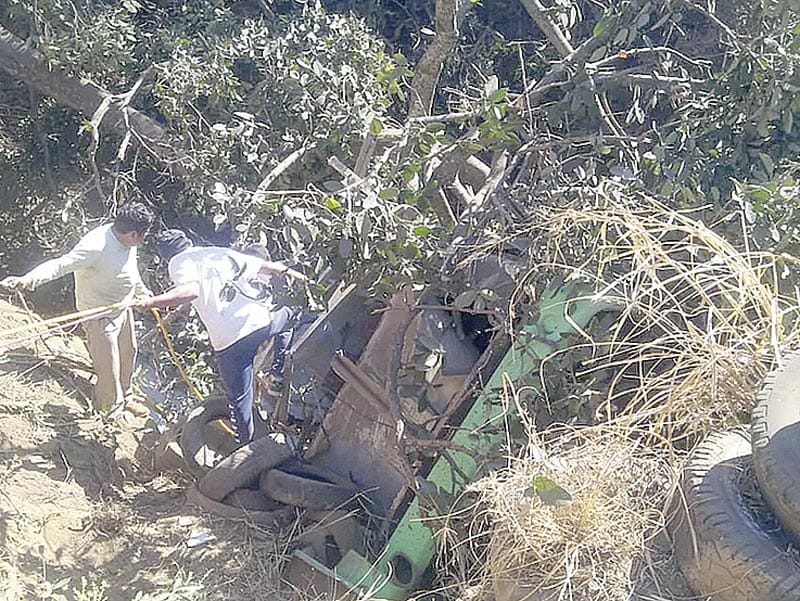 ¡SUMAN 11 MUERTOS EN DOS VOLCADURAS DE VEHÍCULOS!