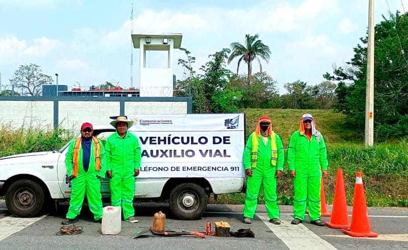 ¡AYUDARÁN A LOS TURISTAS!
