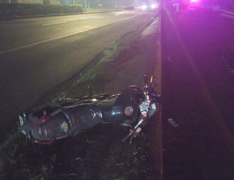 ¡PIERDE LA VIDA CAPITÁN DE MESEROS EN MOTOCICLETAZO!