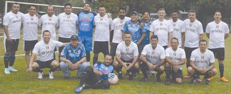 ¡ESTRENAN UNIFORMES!