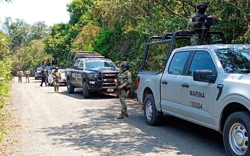 ¡ENCUENTRAN CADÁVER SIENDO DEVORADO POR ZOPILOTES!