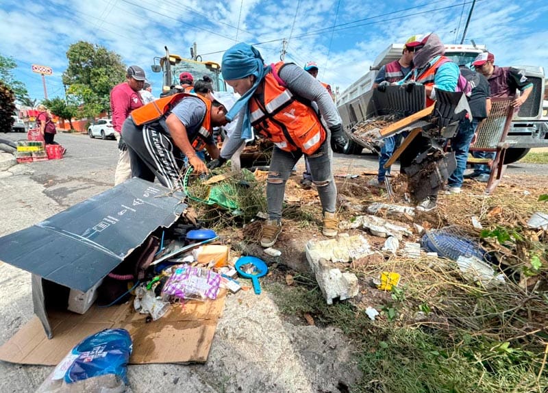 ¡OPERACIÓN ‘ESCOBA’ EN 5 COLONIAS! - *Levantan casi 143 toneladas de desechos