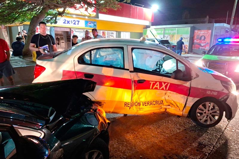 ¡EBRIO A PUNTO DE ATROPELLAR A UNA NIÑA!