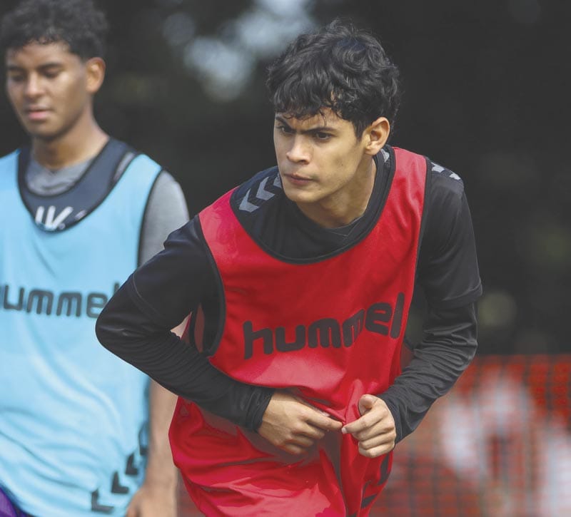 ¡RACING PREPARA DUELO ANTE DELFINES!