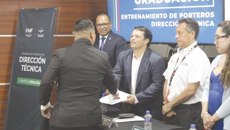 ¡SE GRADÚAN DEL PROGRAMA DE PORTEROS DE LA FMF!