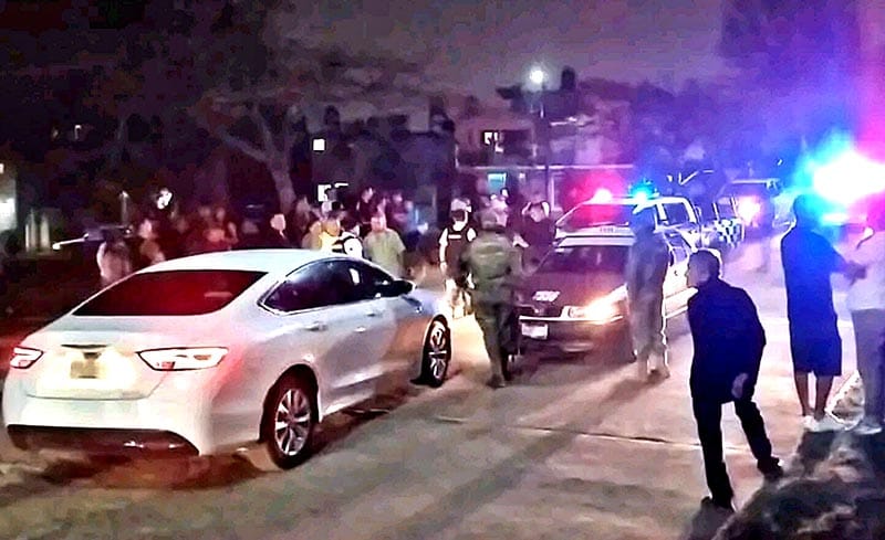 ¡NIÑO DE 8 AÑOS PASEABA EN EL CARRAZO DE LUJO DE PAPÁ!