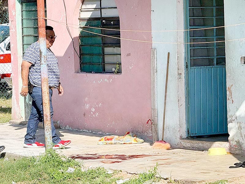 ¡TRABAJADOR DE PEMEX ASESINADO A PUÑALADAS POR SU PAREJA!