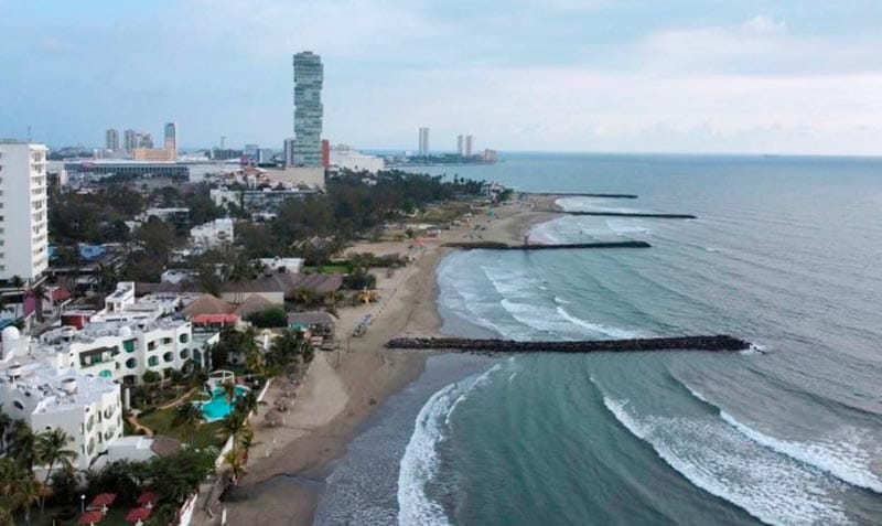 ¡HASTA SACRIFICIOS! - *Operación limpieza de chapopote en playas y en la isla