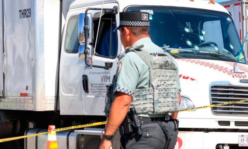 ¡MUERE OPERADOR DE TRACTOCAMIÓN EN ATAQUE ARMADO!
