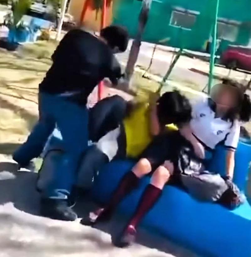 ¡ALUMNO DE KICKBOXER GOLPEÓ JOVENCITO!