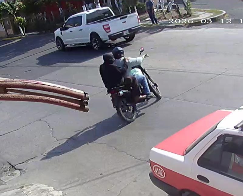 ¡DELINCUENTES JALONEAN Y ASALTAN A TRABAJADORAS DE ‘TAMALES DEL PUERTO’!