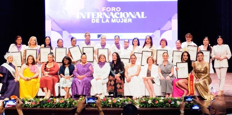 ¡EMBAJADORAS Y EMPRESARIAS! - CUMBRE INTERNACIONAL DE LA MUJER