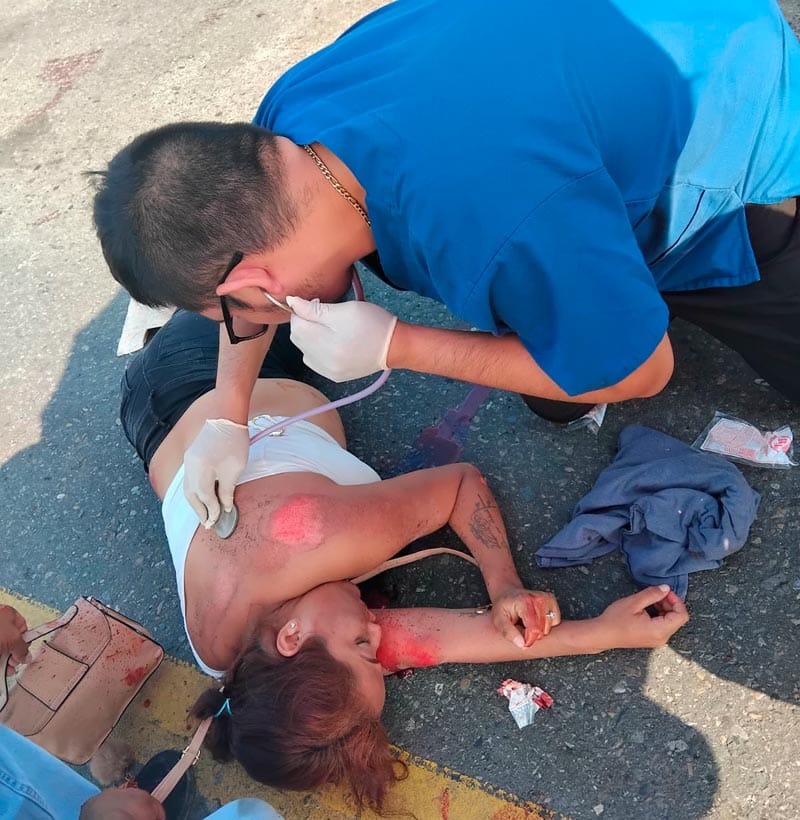 ¡MOTOCICLISTAS HERIDOS POR PINCHAZO DE LLANTA!