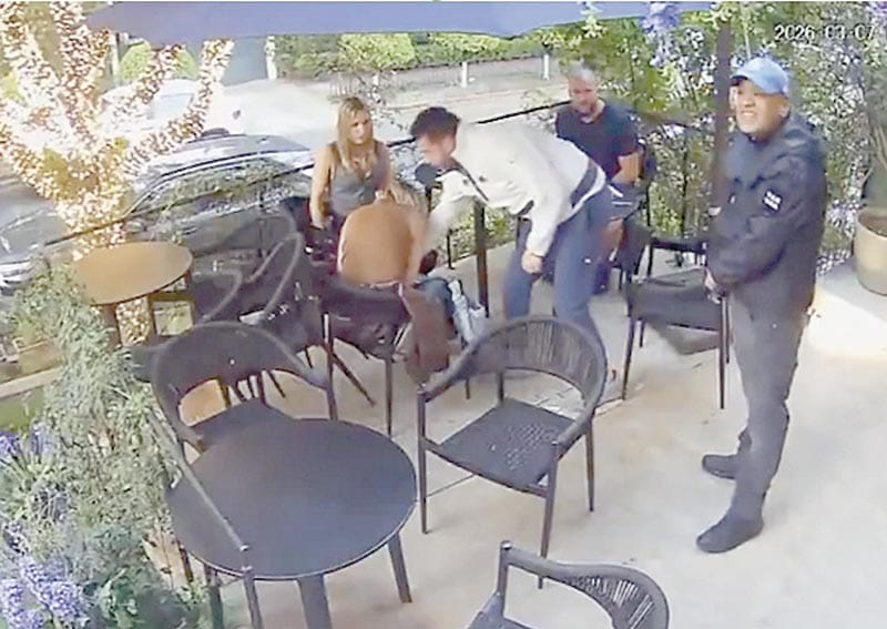 ¡ASALTAN A COMENSALES EN MENOS DE 30 SEGUNDOS!