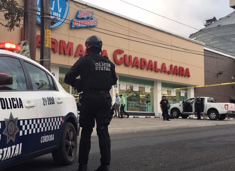 ¡ASALTAN 4 SUCURSALES DE FARMACIA GUADALAJARA!