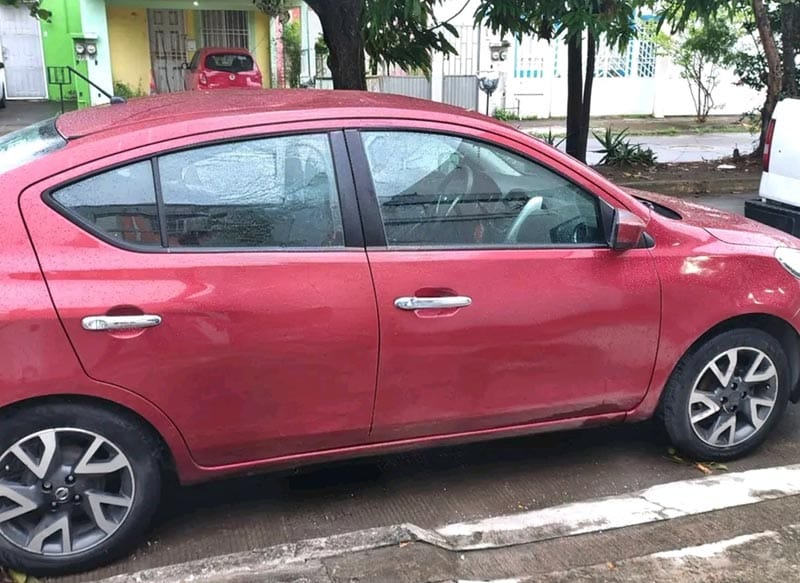 ¡ROBAN AUTO JAPONÉS AFUERA DEL IMSS DE DÍAZ MIRÓN!